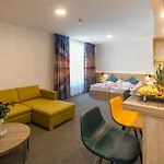 Akademia 4* Балатонфюред