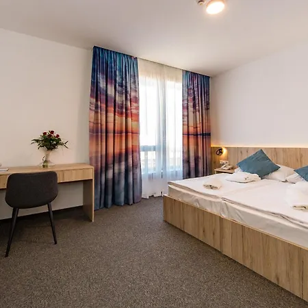 Akademia 4* Балатонфюред