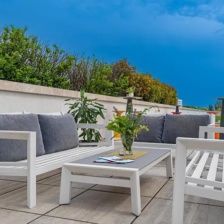 Akademia Hotel 4*