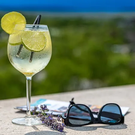 Ξενοδοχείο Akademia 4*