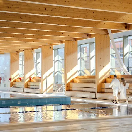 Ξενοδοχείο Akademia 4*