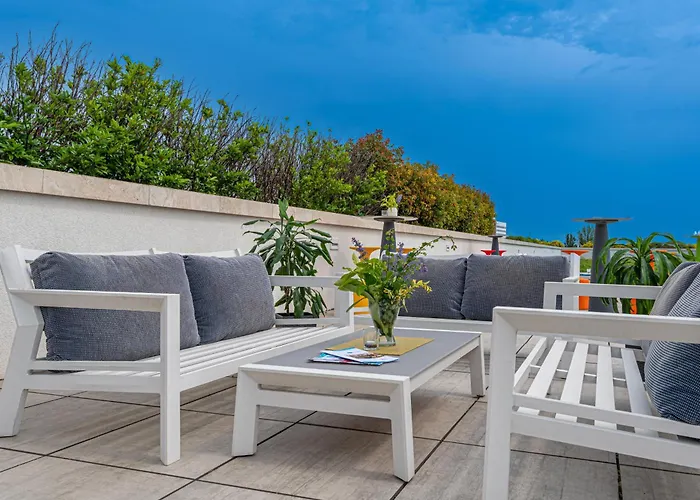 Akademia Hotel 4*